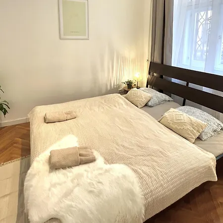 Mia - Old Town, Ac Apartment Pressburg