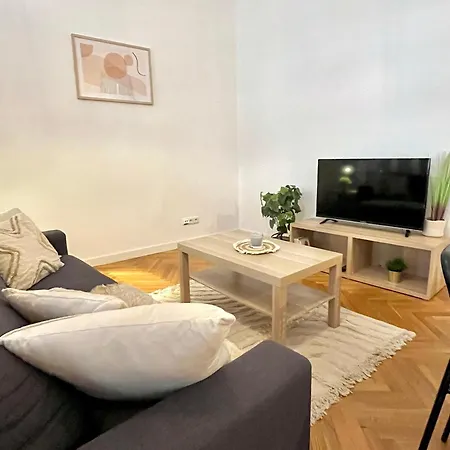 Mia - Old Town, Ac *